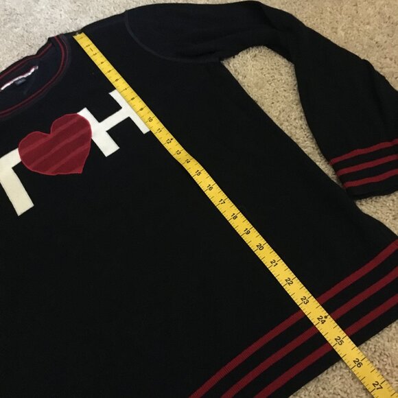 Iconic Tommy Hilfiger Dark Navy Blue and Red Heart Preppy Sweater - Picture 13 of 16